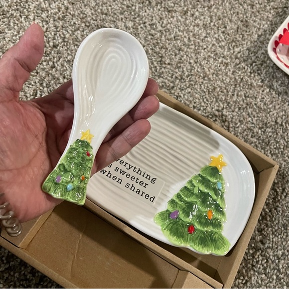 Festive Christmas Tree Serving Set - Picture 4 of 9